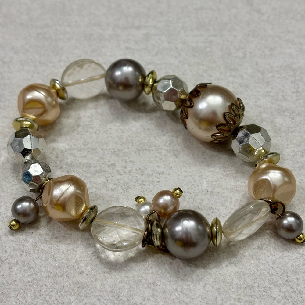 Elegant Pearl and Silver Beaded Bracelet